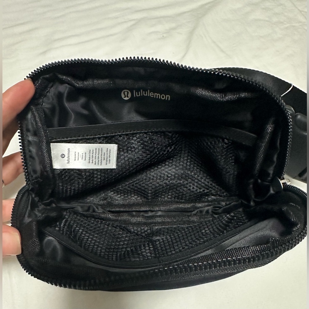 Lululemon Athletica Black Crossbody Bag - Picture 5 of 9